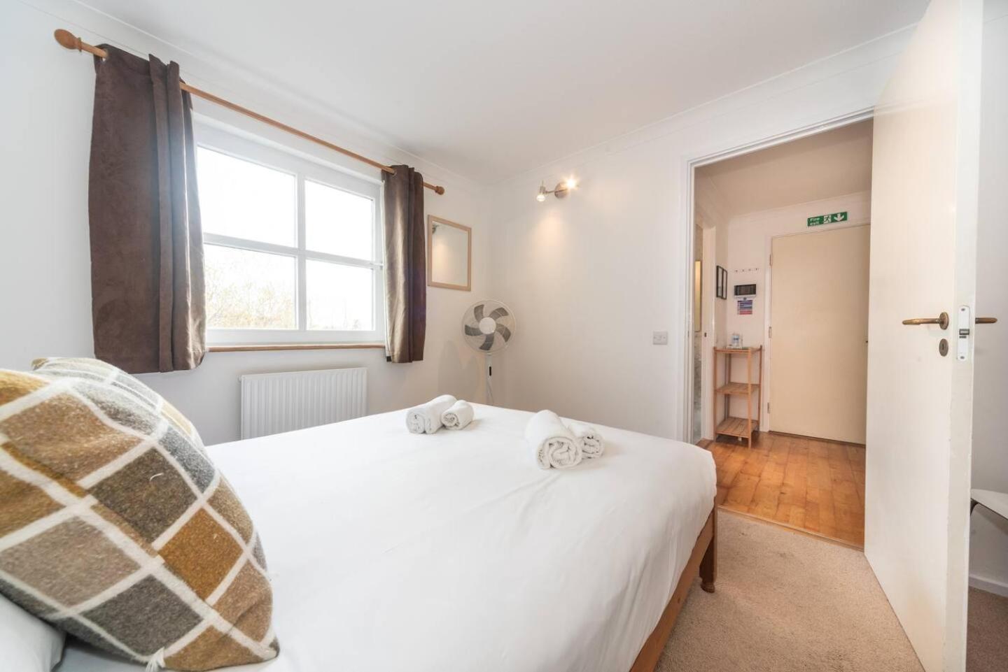 Sunny Maisonette With Views Over Canary Wharf, 런던 외부 사진