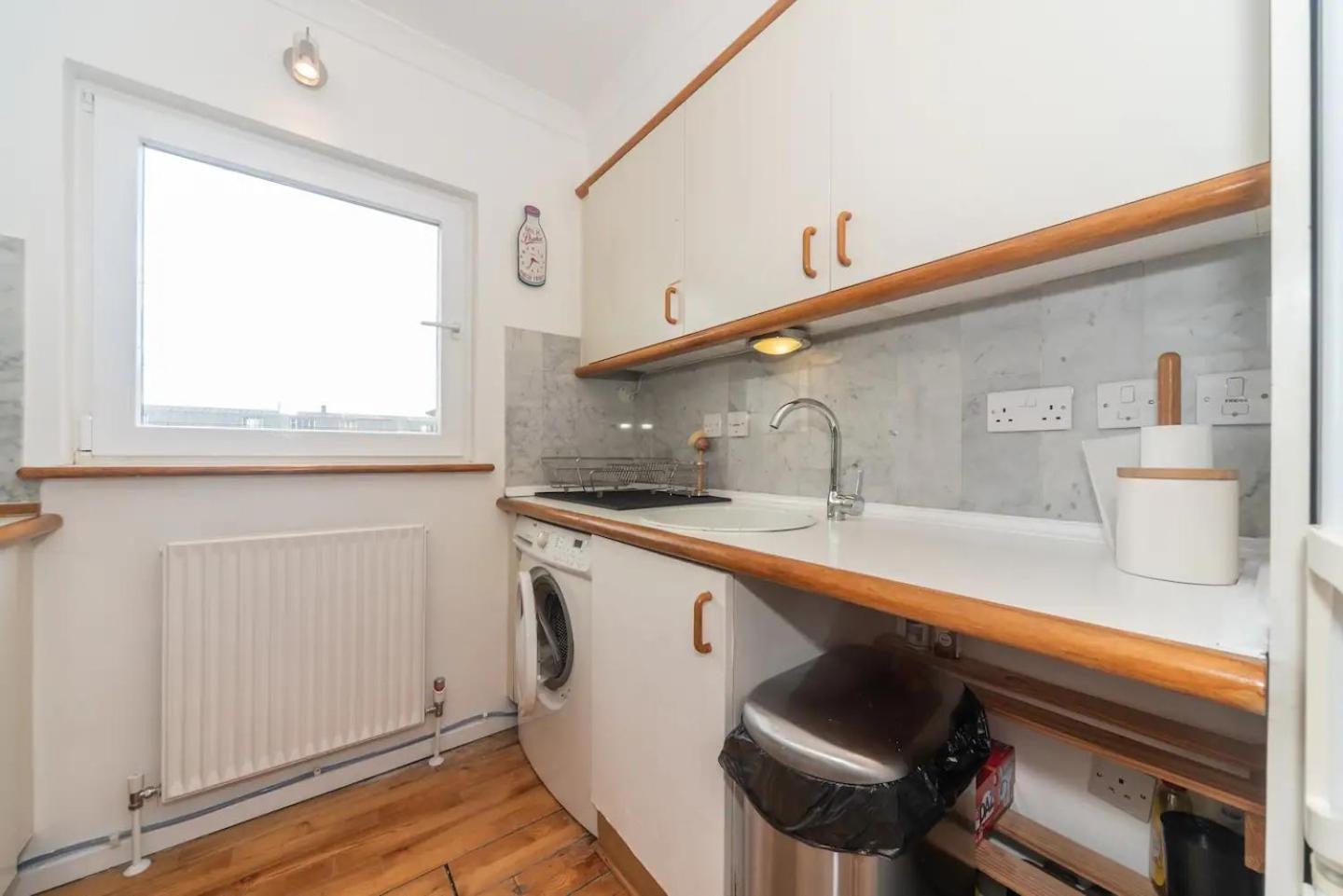 Sunny Maisonette With Views Over Canary Wharf, 런던 외부 사진