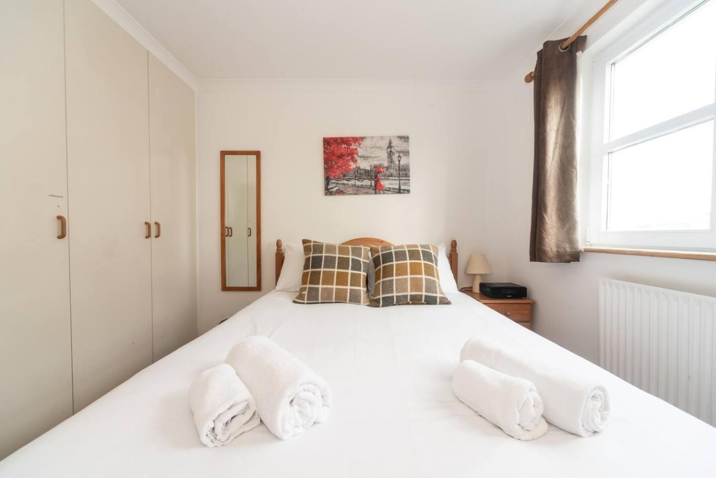 Sunny Maisonette With Views Over Canary Wharf, 런던 외부 사진