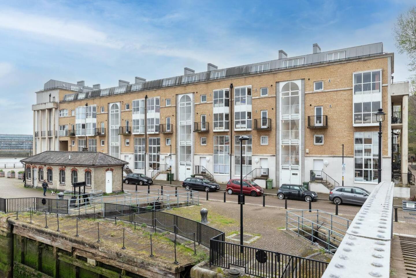 Sunny Maisonette With Views Over Canary Wharf, 런던 외부 사진