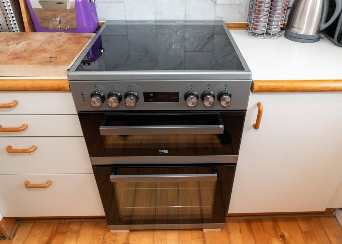 Sunny Maisonette With Views Over Canary Wharf, 런던 외부 사진