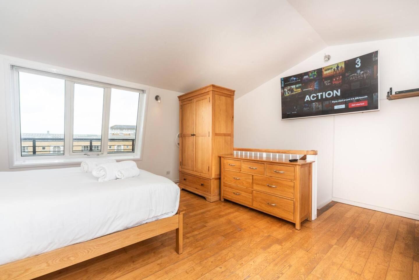 Sunny Maisonette With Views Over Canary Wharf, 런던 외부 사진