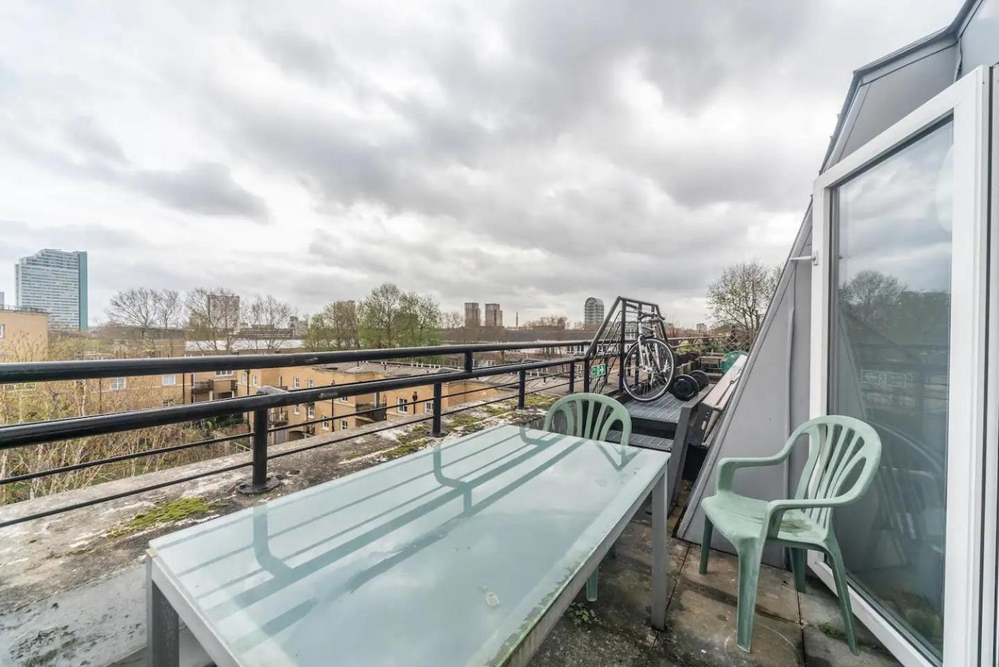 Sunny Maisonette With Views Over Canary Wharf, 런던 외부 사진