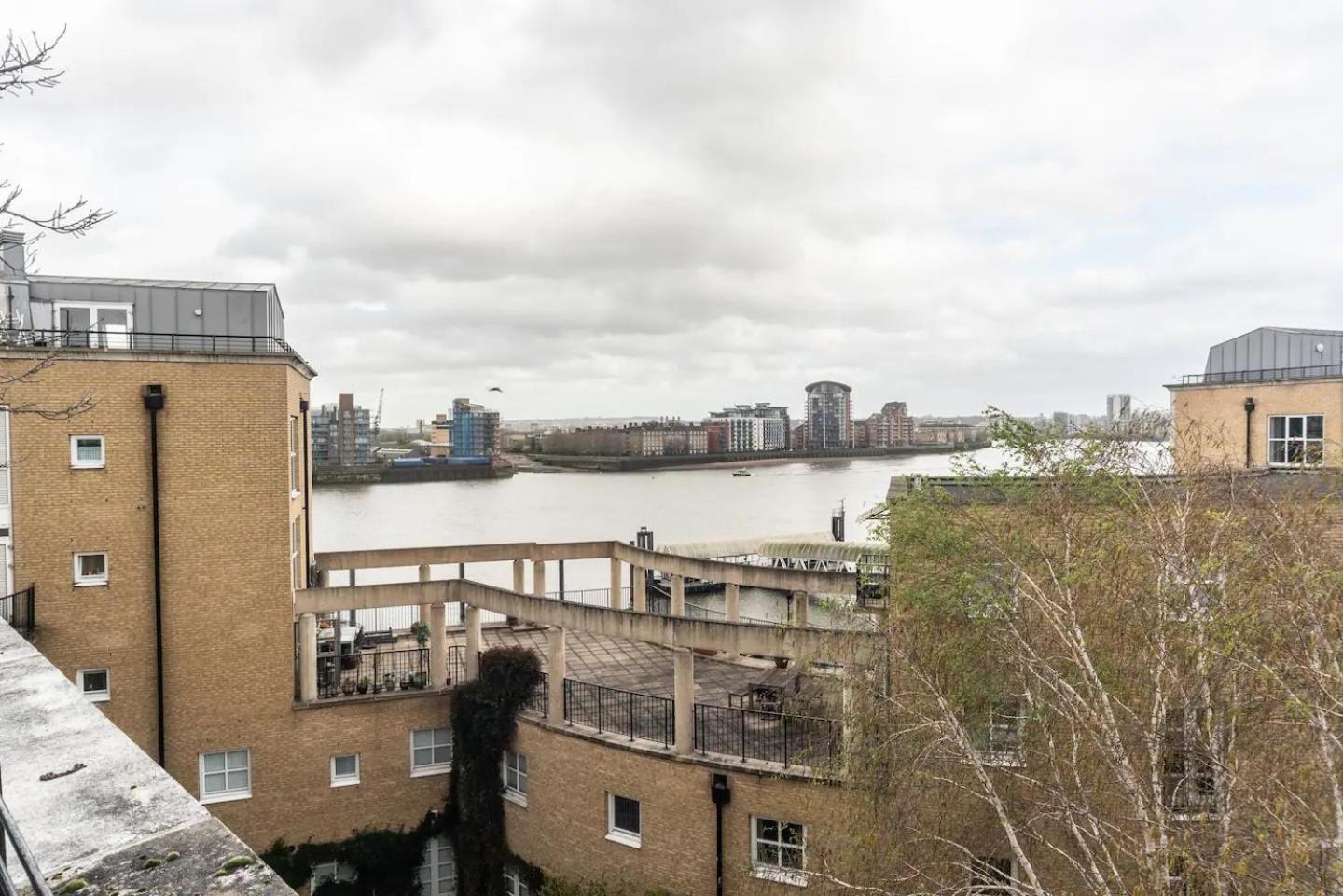 Sunny Maisonette With Views Over Canary Wharf, 런던 외부 사진