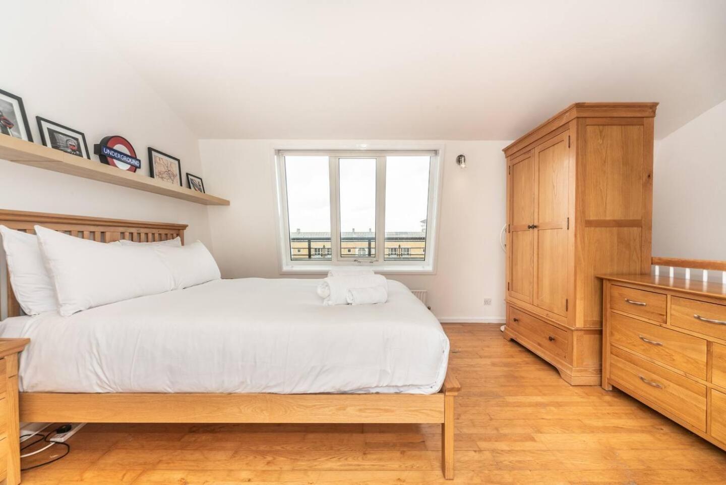 Sunny Maisonette With Views Over Canary Wharf, 런던 외부 사진