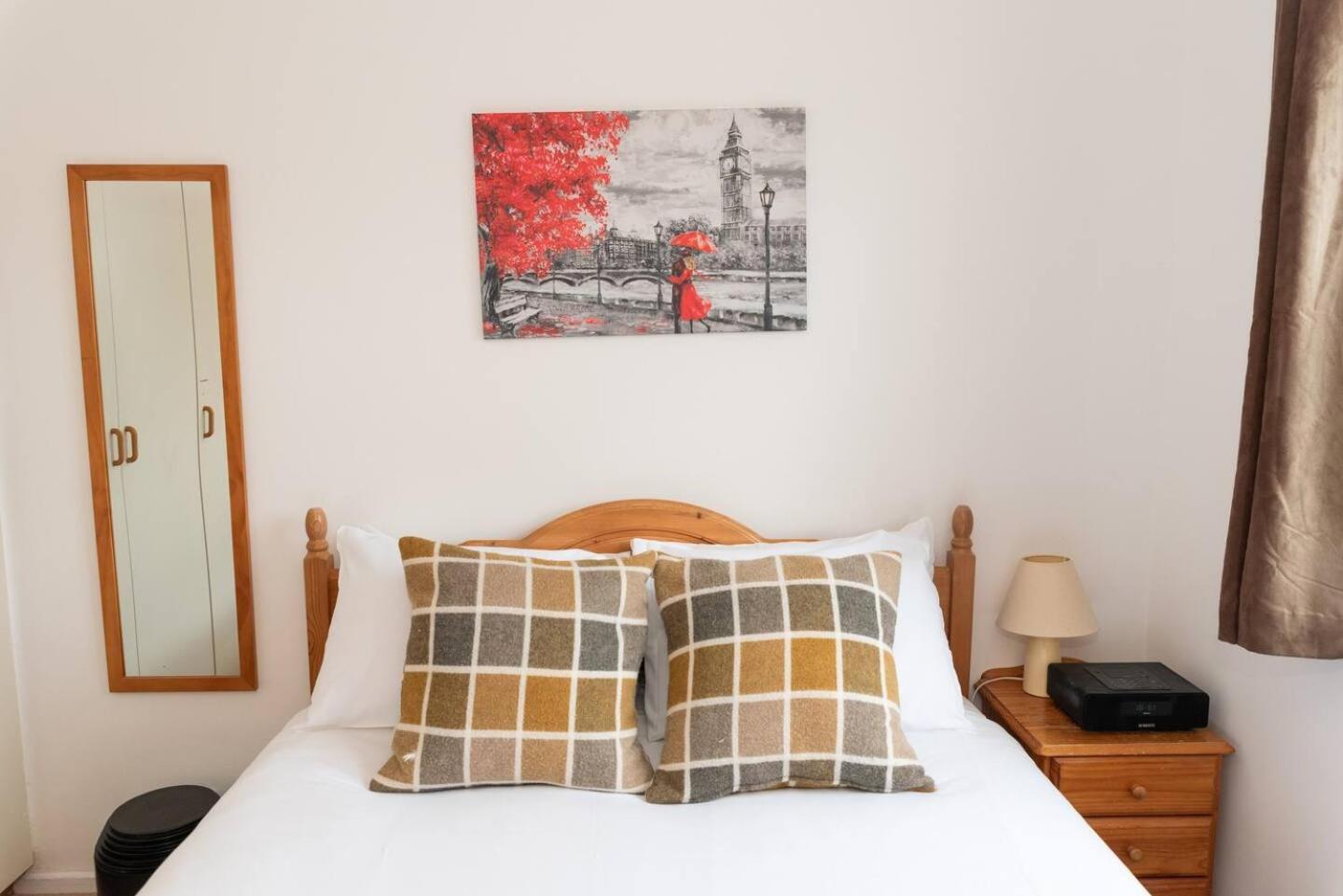 Sunny Maisonette With Views Over Canary Wharf, 런던 외부 사진