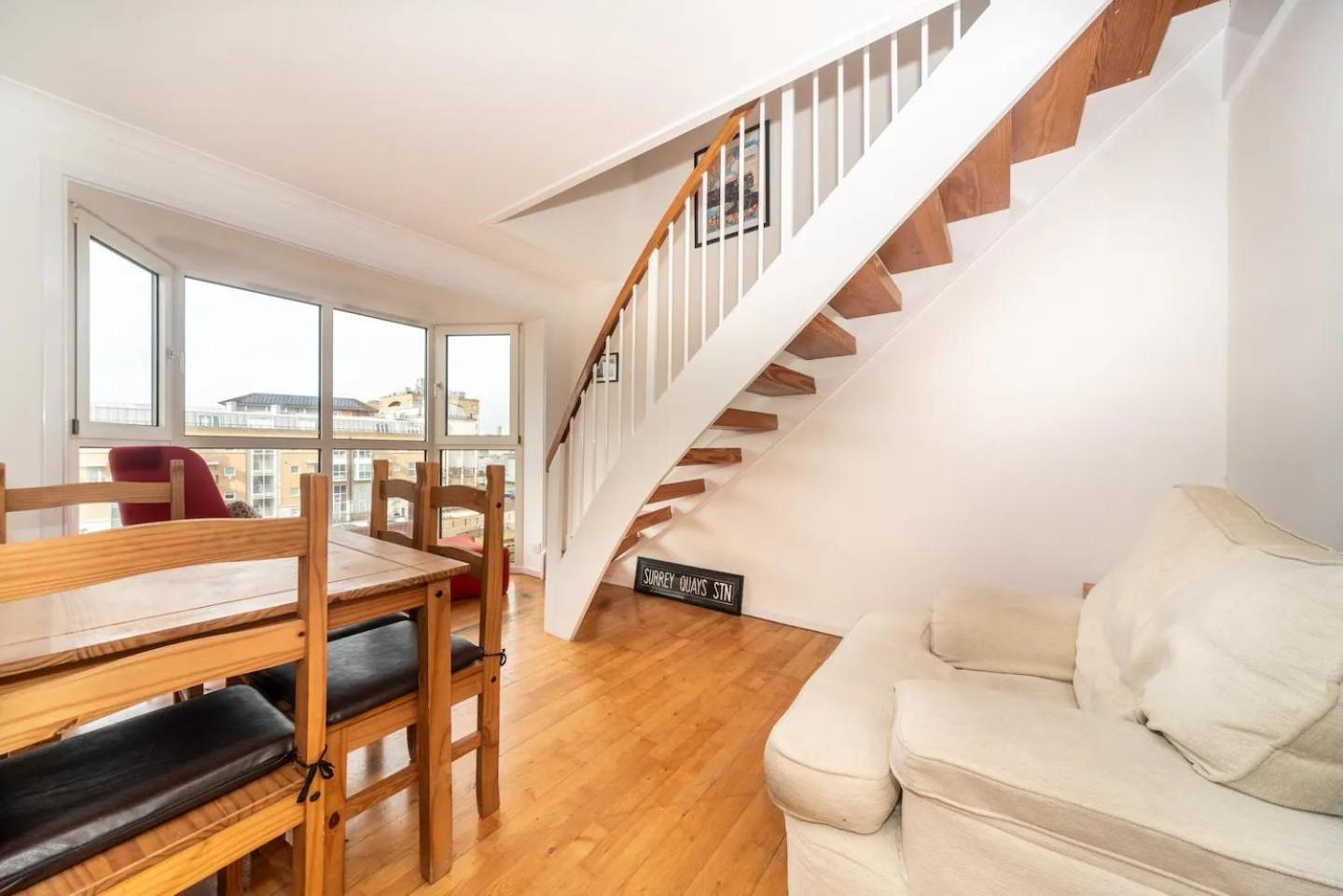 Sunny Maisonette With Views Over Canary Wharf, 런던 외부 사진