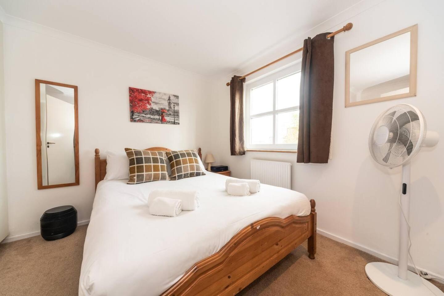 Sunny Maisonette With Views Over Canary Wharf, 런던 외부 사진