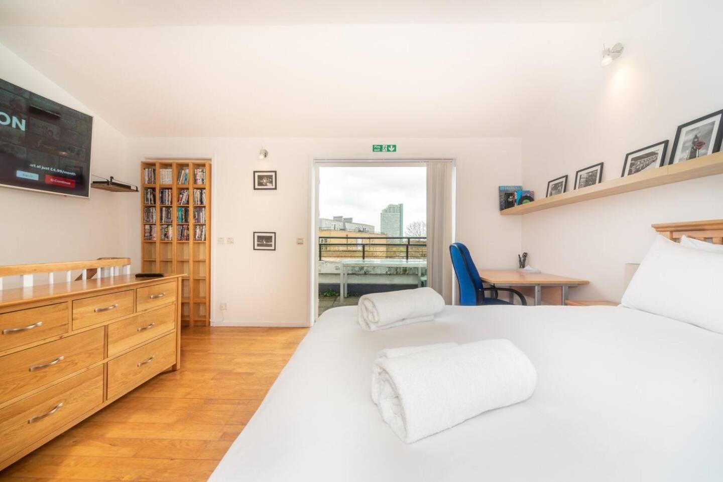 Sunny Maisonette With Views Over Canary Wharf, 런던 외부 사진