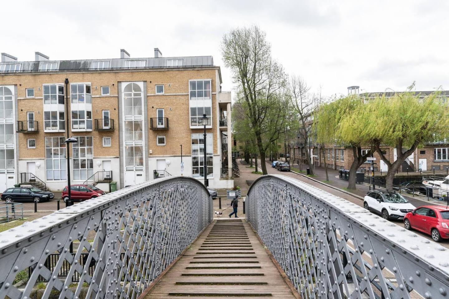 Sunny Maisonette With Views Over Canary Wharf, 런던 외부 사진
